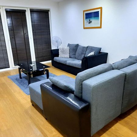 Max'Em Lexington Luxury Apartment 斯劳 外观 照片