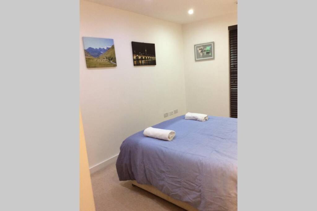 Max'Em Lexington Luxury Apartment 斯劳 外观 照片