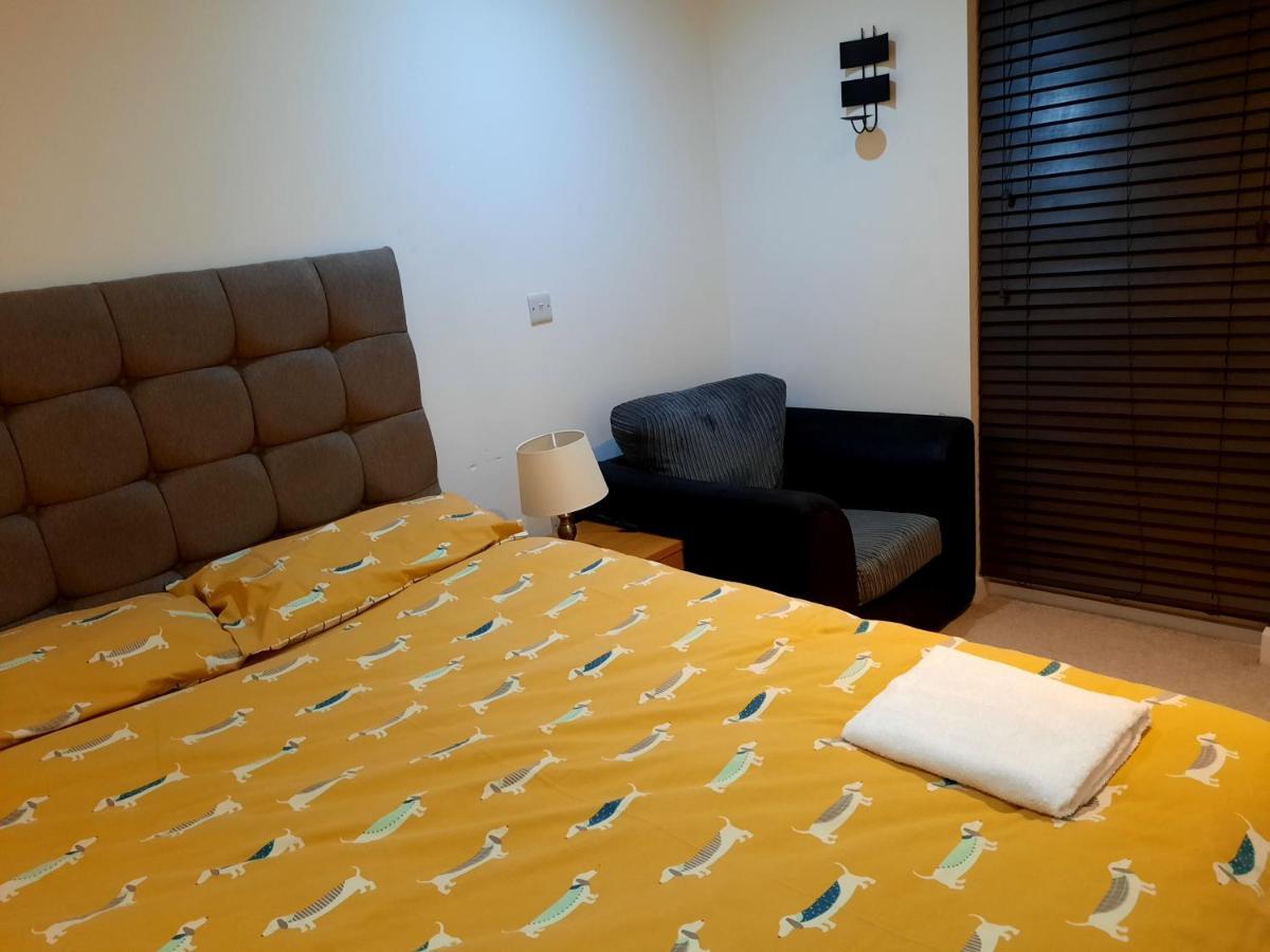 Max'Em Lexington Luxury Apartment 斯劳 外观 照片